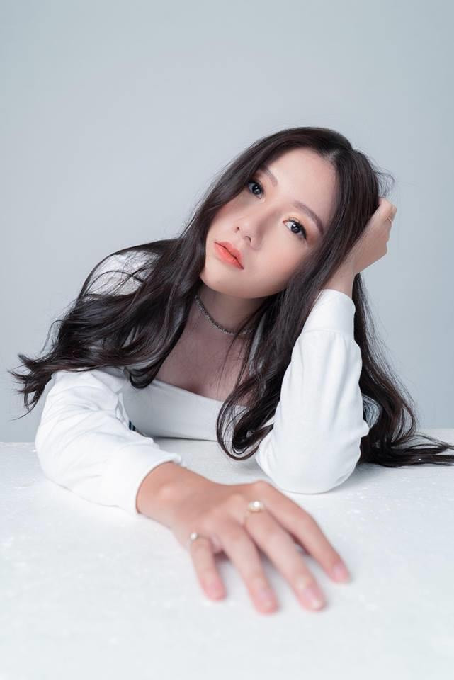 Cô gái 20 tuổi nhận được nhiều sự chú ý vì khuôn mặt xinh xắn, nụ cười ngọt ngào.