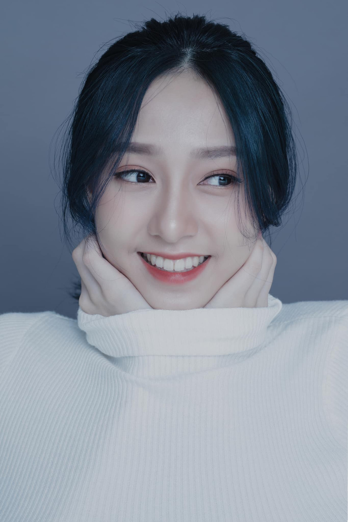 Vào năm ngoái, câu chuyện về nữ sinh liệt cả hai chân nhưng vẫn có nghị lực vượt qua nghịch cảnh để đỗ ĐH Kinh tế TPHCM đã gây xúc động với cộng đồng mạng.