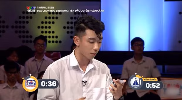 Trong số những bạn học sinh gây bão MXH nhờ vào lập luận và dàn ý vững chắc, cư dân mạng đặc biệt chú ý đến chàng trai Ngô Tiến Đạt - cựu học sinh trường THPT Chuyên Trần Phú, Hải Phòng, tham gia Trường Teen 2018.