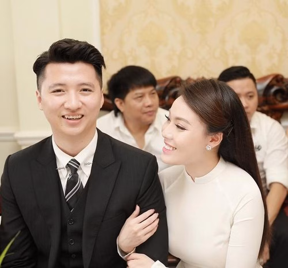 Mới đây, giảng viên Âu Hà My gây xôn xao cộng đồng mạng khi tố chồng là diễn viên - doanh nhân Nguyễn Trọng Hưng ngoại tình và bỏ mặc vợ trong lúc sảy thai.