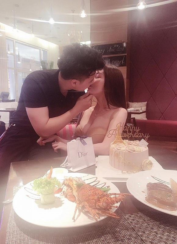 Năm 2019, sau gần một năm hẹn hò, Âu Hà My được bạn trai tổ chức một màn cầu hôn siêu lãng mạn tại Pháp.