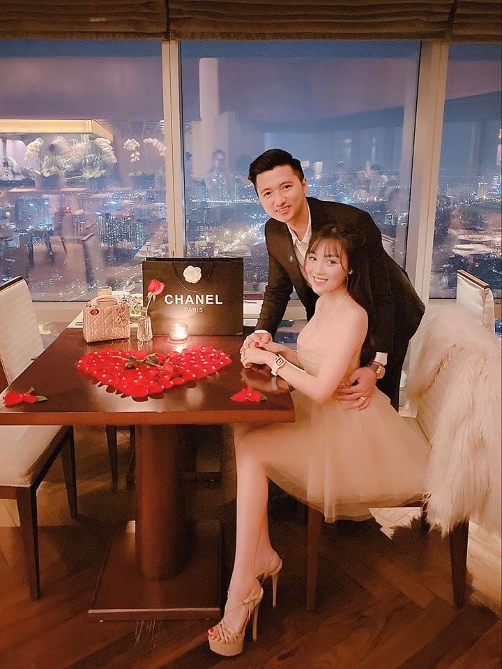 Hà My như một nàng công chúa khi có được cuộc sống đủ đầy, được chồng chiều chuộng, yêu thương.