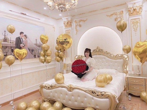 Từ đám cưới cho đến cuộc sống hôn nhân, cả hai luôn dành cho nhau những lời nói ngọt ngào cùng cử chỉ ấm áp khiến ai cũng phải “ghen tị”.