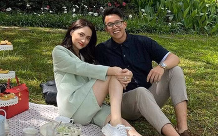 Chỉ vài giờ sau vụ "phốt" này, trên MXH nhiều người đã bắt trend cực nhanh viết lên dòng trạng thái từ "Hi em" như thể hiện một câu chào hỏi xã giao.