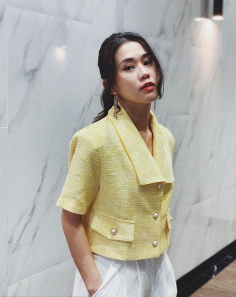 Ngọc Thảo sở hữu ngoại hình đậm chất “hot girl” với gương mặt xinh đẹp ngọt ngào, vóc dáng mảnh mai và nụ cười thu hút người đối diện.