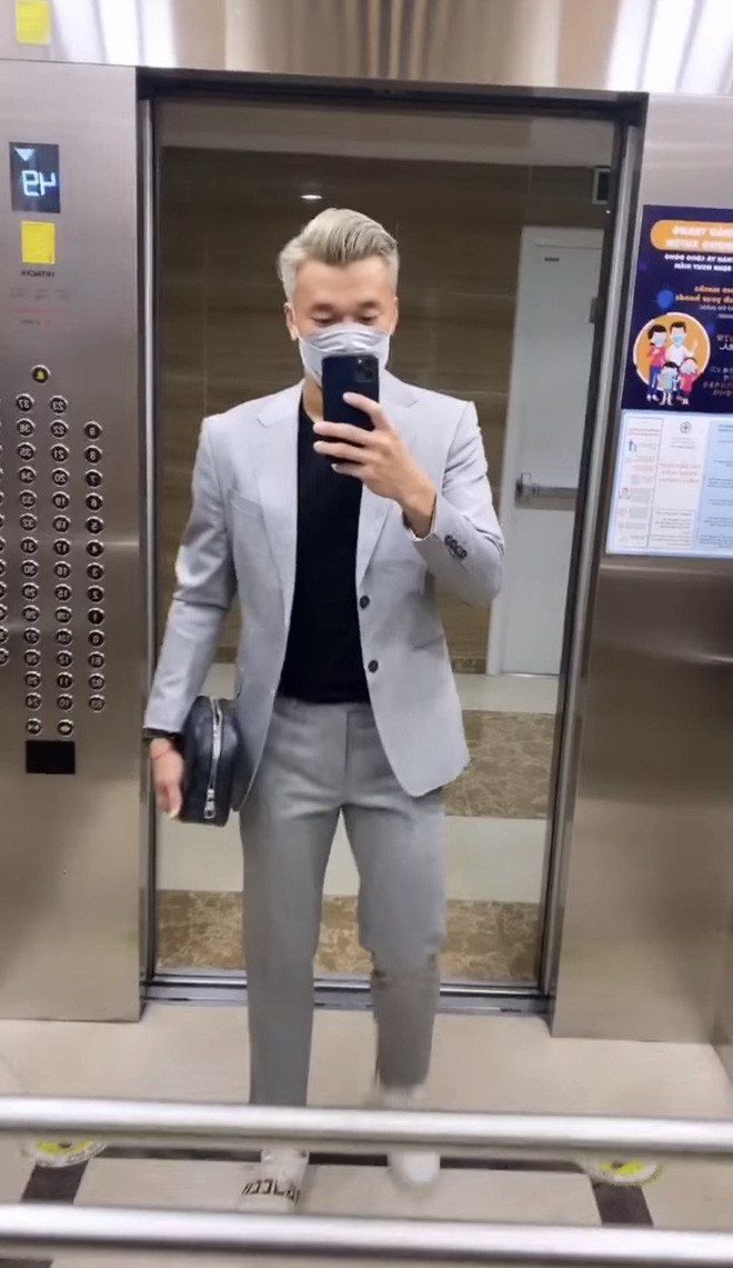 Tuy nhiên, mới đây Dianka đã lên tiếng thừa nhận đang hẹn hò với chàng thủ môn : "Chúng tôi đang hẹn hò với nhau. Anh chàng đáng yêu đó giờ là bạn trai của tôi". Vậy là làng bóng đá Việt lại có thêm một nàng WAG vô cùng nổi bật về nhan sắc.