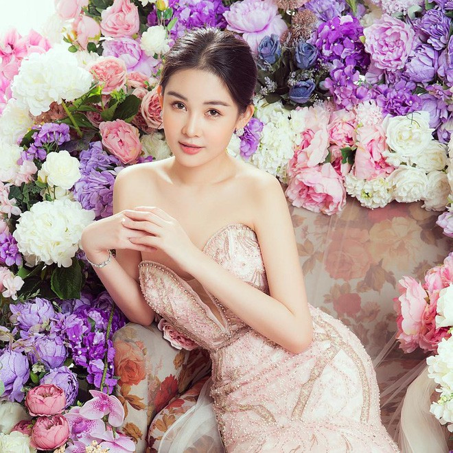 Có thể thấy sau 3 năm vướng thị phi, Lê Âu Ngân Anh đã có những thay đổi đáng được ghi nhận từ nhan sắc cho đến sự nghiệp. Mời quý độc giả đón xem thêm video: “Hoa hậu Đại dương 2017” Lê Âu Ngân Anh tái xuất với vai trò giảng viên đại học - Nguồn: VTC NOW