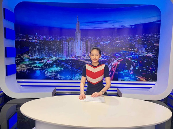 Mới đây nhất, Hoa hậu Đại Dương Lê Âu Ngân Anh hào hứng thông báo trên trang cá nhân về việc cô mới đảm nhận vai trò là MC tại đài truyền hình.