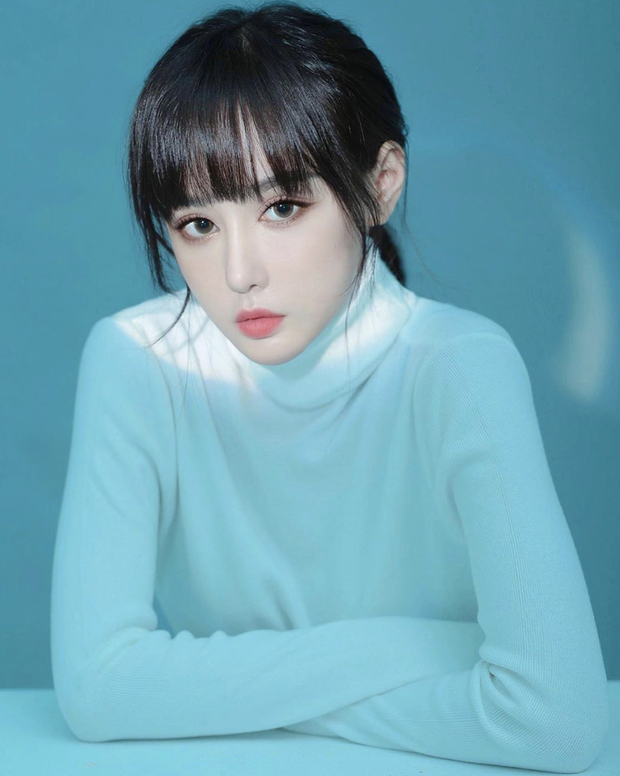 Hot girl được nhiều dân mạng đánh giá là sở hữu nhan sắc hiện tại xinh đẹp không khác gì búp bê lai Tây.