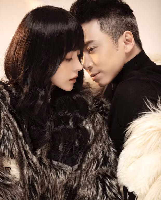 Mới đây, HLV Rap Việt - Karik đã bất ngờ công khai hẹn hò và tiết lộ luôn dung mạo bạn gái với người hâm mộ.