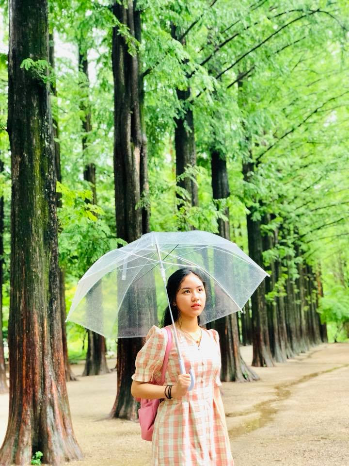 Nữ sinh sở hữu khuôn mặt xinh xắn không chỉ trên sóng truyền hình.