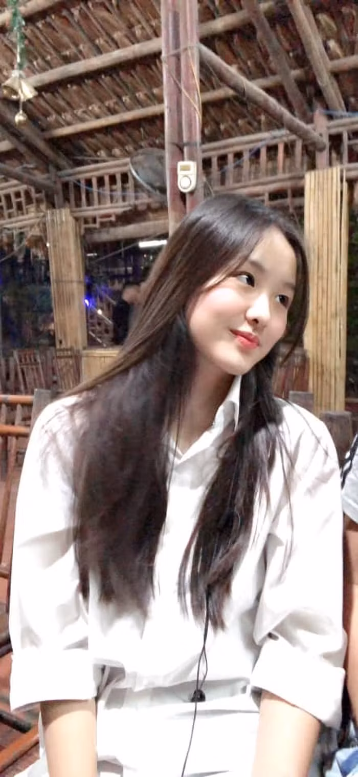 Với nhan sắc ấn tượng từ bé, Huệ Anh được dân mạng dự đoán tương lai sẽ trở thành một mĩ nhân trong showbiz.