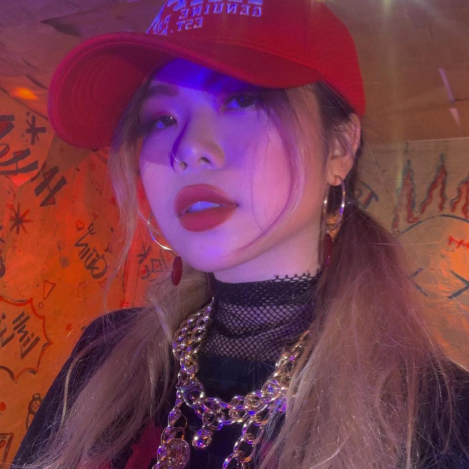 Nữ rapper 2K cuốn hút bởi ngoại hình ưa nhìn, cô thể hiện rõ nét sự trẻ trung, ấn tượng trong từng bức ảnh trên trang cá nhân.