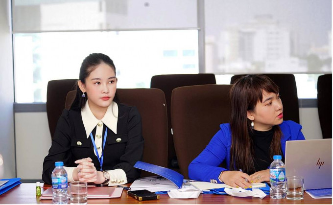 Mới đây nhất, người đẹp đã khiến cả cộng đồng bất ngờ khi tiết lộ vừa chính thức trở thành giảng viên trường Đại học Hoa Sen.