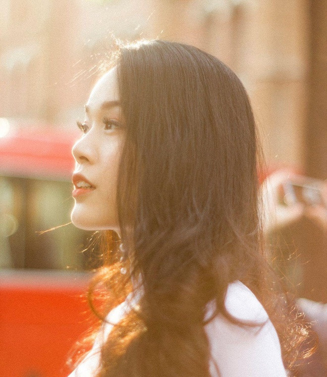 Thời gian rảnh, người đẹp 9x tập gym, luyện thanh, trau dồi khả năng ngoại ngữ.