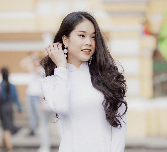 Ngân luôn tích cực tham gia các hoạt động xã hội, hoạt động tình nguyện, từ thiện vì cộng đồng.