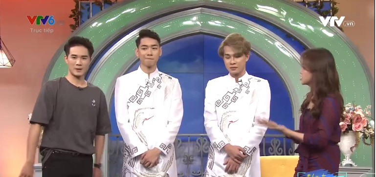 Dù khách mời tỏ ra khá thoải mái với lời nhận xét, nhưng cư dân mạng lại cho rằng câu nói của MC VTV "khá vô duyên" vì xúc phạm người khác. Mời quý độc giả đón xem thêm video Giám khảo Gameshow: Nghề vạ miệng? - Nguồn: KÊNH VTC1