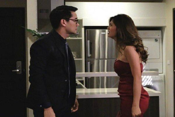 Ngủ nhờ nhà chị gái, phát hiện bí mật tày đình của anh rể - Hình 2 Ngu nho nha chi gai, phat hien bi mat tay dinh cua anh re-Hinh-2