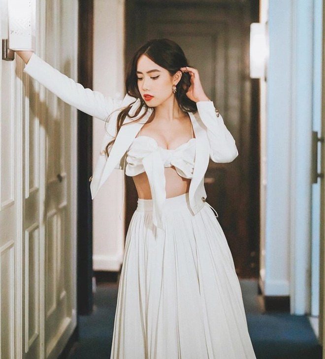 Đây cũng là lần đầu tiên Mina Nguyễn công khai vết sẹo tai nạn với các khán giả trên mạng xã hội. Cô nàng luôn cảm thấy lo sợ khi bắt đầu một mối quan hệ yêu đương bởi luôn ám ảnh việc bạn trai biết được chuyện này thì liệu có còn yêu cô nữa không.