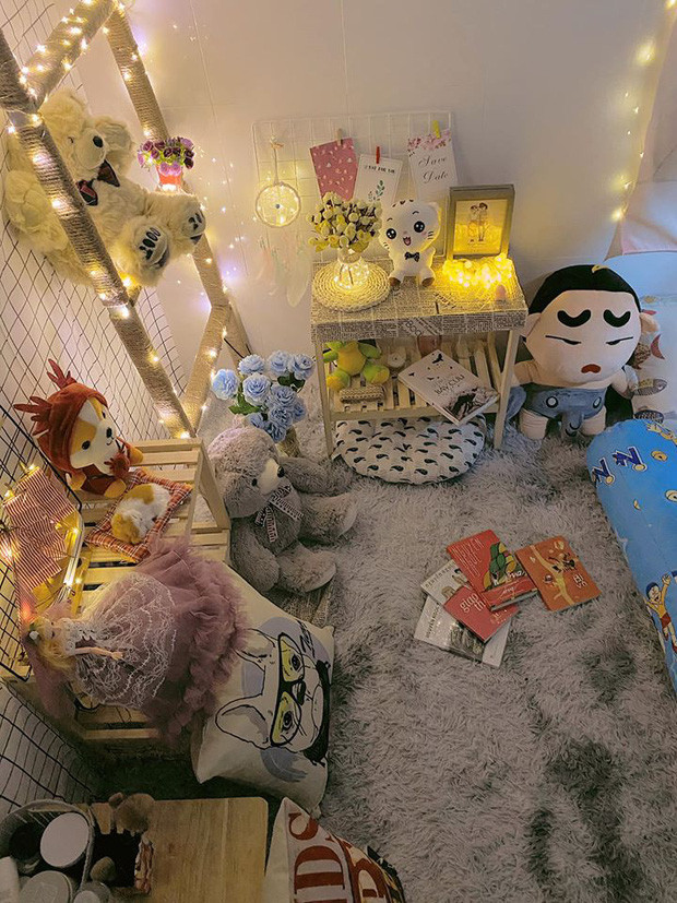 Được biết, màn cải tạo phòng trọ của Hằng mất chi phí khoảng 3,5 triệu đồng. Thành quả nho nhỏ này khiến cô nàng cảm thấy vô cùng hạnh phúc.