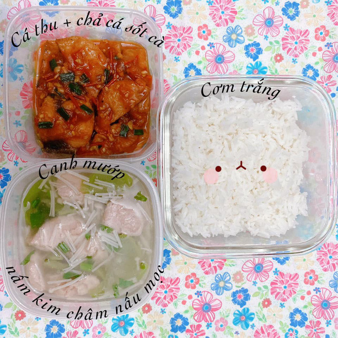 Chị còn tỉ mỉ chụp ảnh lại và ghi rõ ràng tên món ăn rồi đăng tải lên MXH.