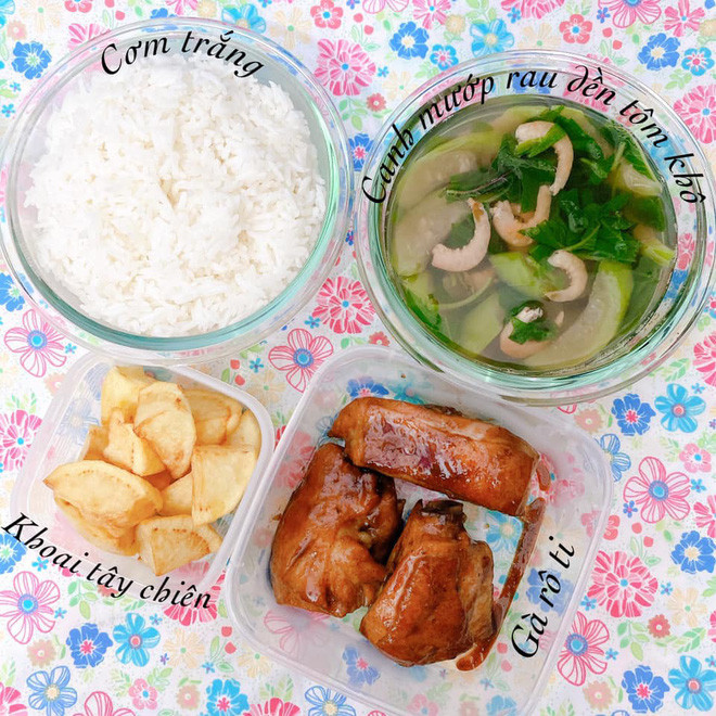 Chị dành khoảng 1 tiếng để chuẩn bị đồ ăn cho chồng con một cách tươm tất nhất.