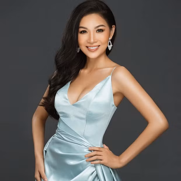 Sở hữu vẻ đẹp ngọt ngào, chiều cao 1m67 và cơ thể săn chắc, Hoàng Linh thường xuyên đăng tải những bức ảnh của mình lên trang facebook cá nhân. Dù tập Người ấy là ai mà cô tham gia không được phát sóng, nhưng ngay sau khi thông tin này xuất hiện, những hình ảnh và thông tin của Hoàng Linh đã được dân mạng tìm kiếm và chia sẻ 'rần rần'.