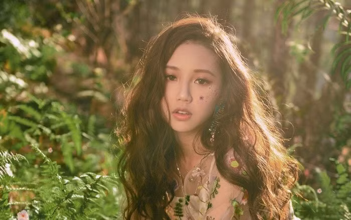 Hiện tại, giọng ca 10X đang sở hữu một trang facebook cá nhân với hơn 200 ngàn lượt theo dõi và một fanpage chính chủ có hơn 212 ngàn fans.