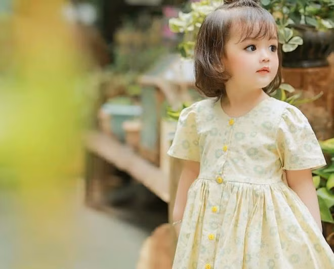 Nàng mẫu 3 tuổi từng nhiều lần “làm mưa làm gió” trên cộng đồng mạng với những bộ ảnh đáng yêu, xinh như thiên thần.