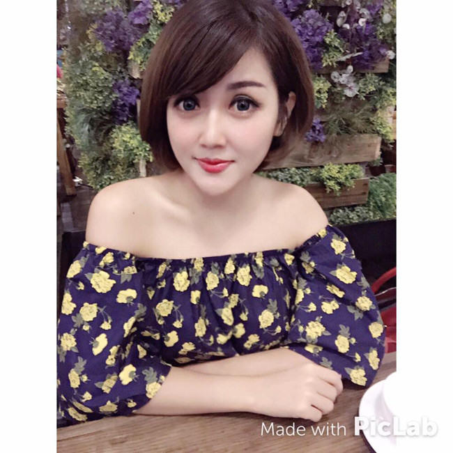 Ở thời điểm đó, dù đã gần 30 tuổi thế nhưng trông Ly Ly vẫn trẻ trung như thiếu nữ.