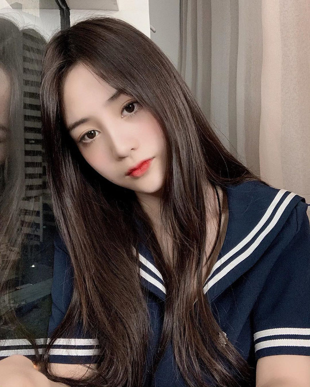 Theo nhiều người, hot girl 9x này có nét giống Lưu Diệc Phi - thần tiên tỷ tỷ xứ Trung.