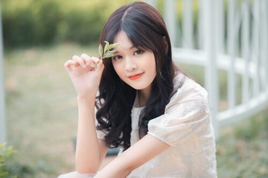 Cô hay có thói quen lên kế hoạch cho ngày mai trước từ tối hôm nay. Khánh Linh chia sẻ cô không thích bản thân rảnh rỗi quá nhiều nên luôn sắp xếp lịch trình một ngày khá kín và chi tiết.