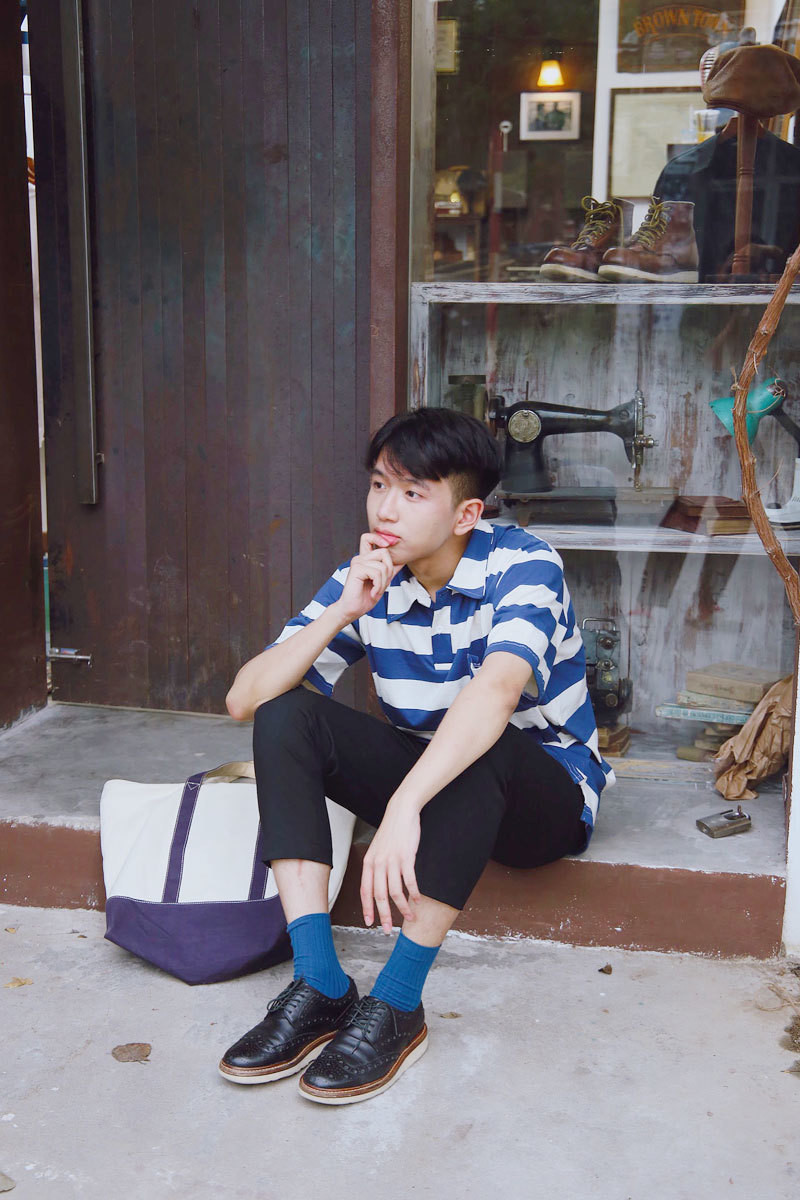 Cách đây 1 năm, Thiện Khiêm tốt nghiệp cấp 3 tại trường THPT Chuyên Phan Bội Châu, Nghệ An và là thành viên của lớp chuyên tiếng Anh.