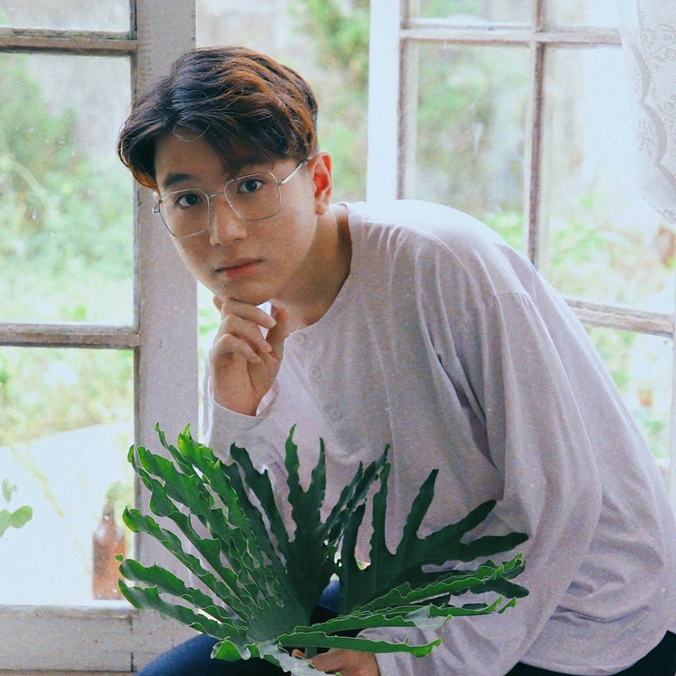 Chàng trai gây ấn tượng không chỉ vì học giỏi, mà Thiện Khiêm còn sở hữu ngoại hình bắt mắt, đáng yêu, cùng gu thời trang cá tính.