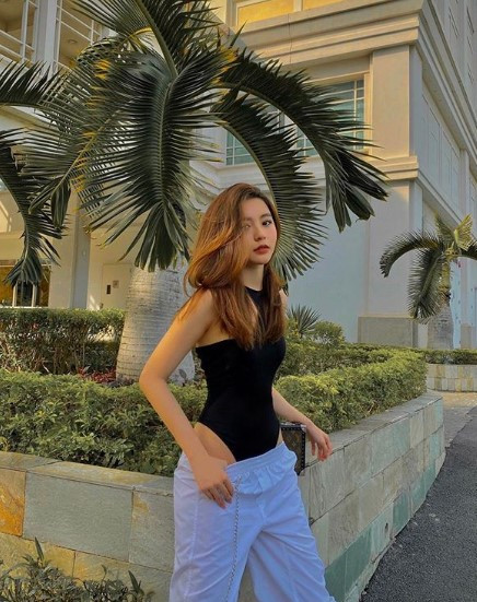 Bâu chẳng ngần ngại thừa nhận mình học không giỏi nên không tiếp tục học đại học mà chuyển hướng sang lĩnh vực kinh doanh.