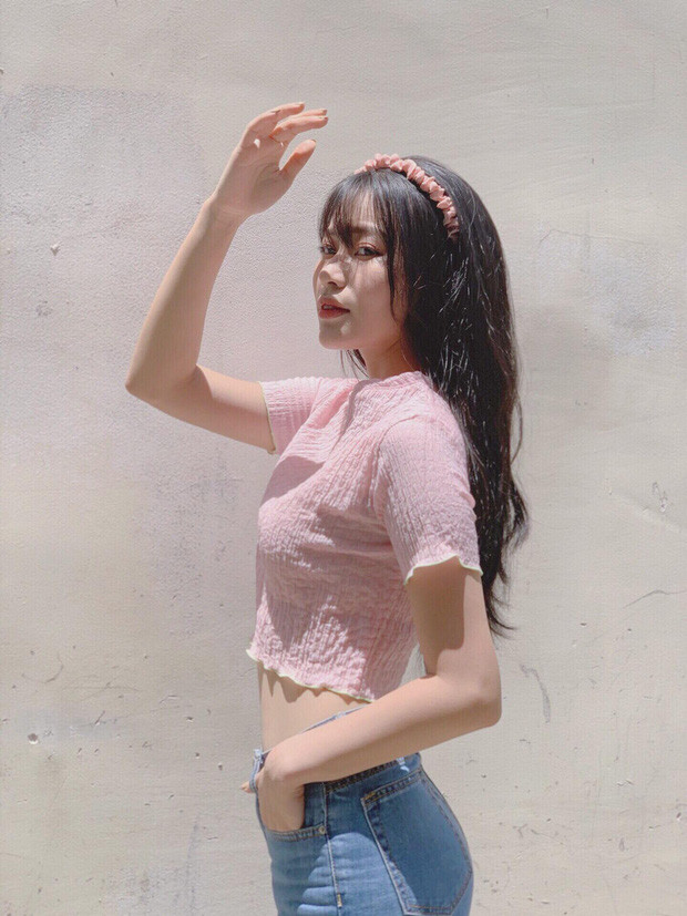 An Khương thường xuyên đăng tải những hình ảnh cực kì xinh xắn trẻ trung lên trang cá nhân.