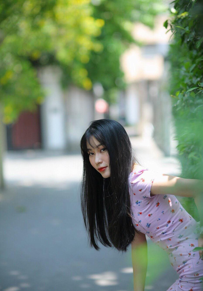 Góc nghiêng khuôn mặt của An Khương cũng cực kỳ cuốn hút.