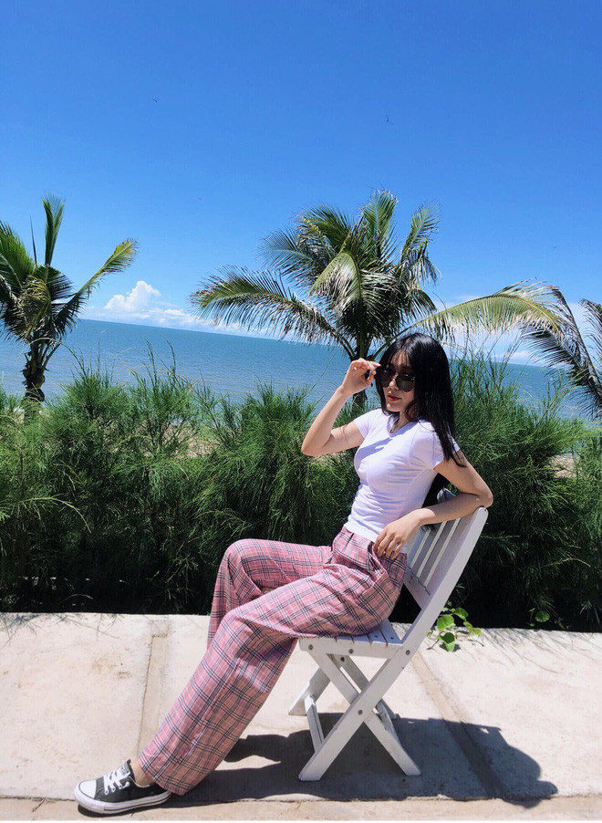 Cô nàng cũng đang làm mẫu ảnh cho một số shop thời trang nổi tiếng.