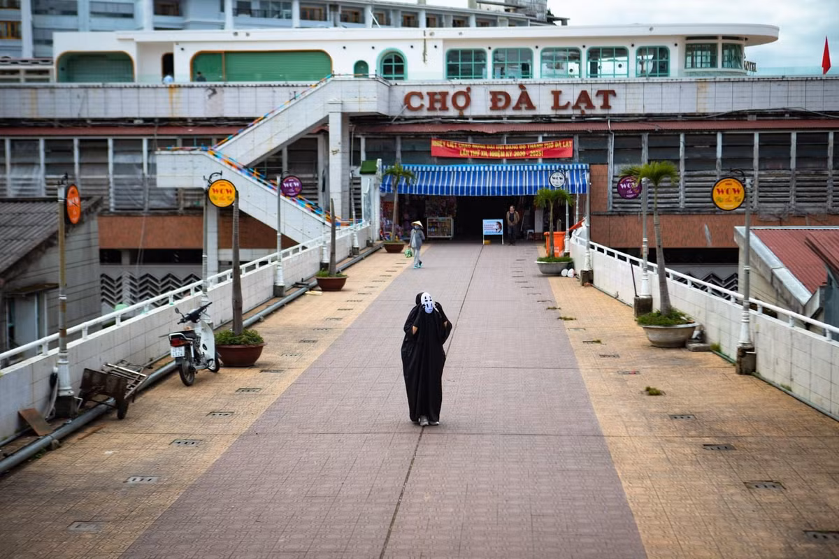 Chính vẻ dễ thương của nhân vật đã khiến những bức ảnh trở nên độc đáo và ấn tượng hơn.