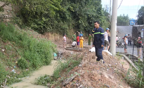 Be trai roi xuong cong o Dong Nai duoc tim thay tan Binh Duong-Hinh-2