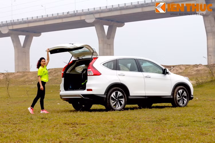 Tại Việt Nam, CR-V đang có 2 phiên bản chính là 2.0l và 2.4l. Để tiếp tục giữ vững đà thành công của CR-V, Honda Việt Nam đang có dự định tung ra thêm phiên bản CR-V 2.4 cao cấp mới.