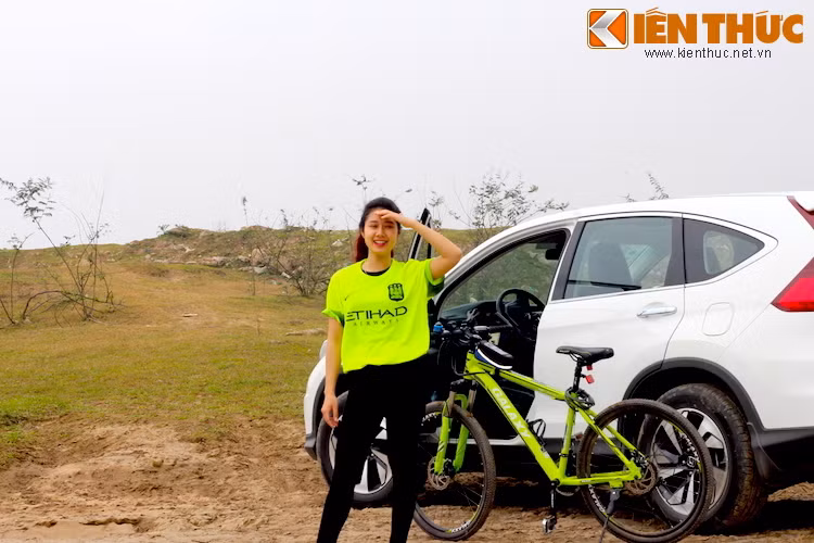 Ngoài những nét đáng chú ý ở ngoại thất, Honda CR-V còn gây chú ý với không gian cabin rộng rãi và thoải mái cùng hàng loạt các trang bị tiện ích tiên tiến.