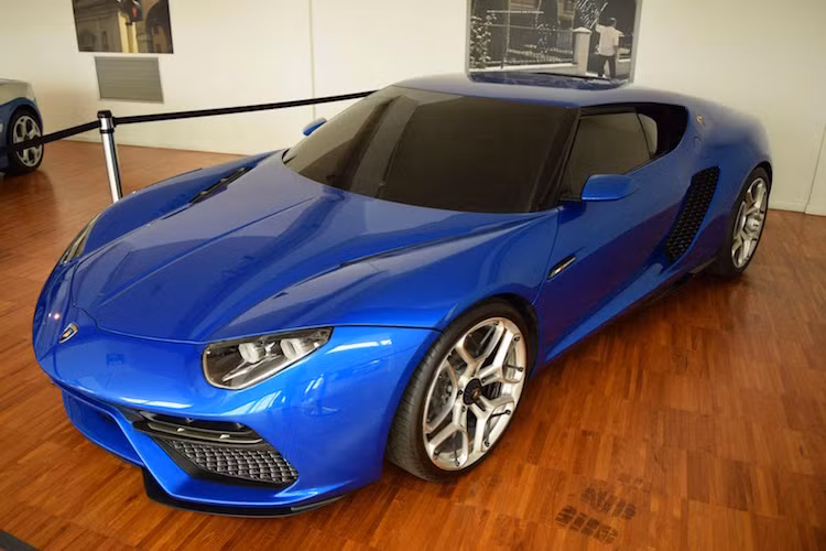 Nhiều mẫu concept của Lamborghini trưng bày tại các triển lãm gần đây cũng được khách hàng đón nhận nhiệt tình và chuẩn bị được sản xuất hàng loạt như chiếc SUV Urus. Tuy nhiên, một số mẫu xe kém may mắn hơn sẽ vĩnh viễn nằm ở bảo tàng này như mẫu GT Hybrid Asterion LPI 910-4.