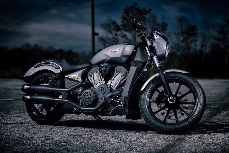 Được phát triển từ 2 mẫu concept của năm 2015 là Ignition và Combustion, mẫu môtô cruiser thể thao mới Victory Octane 2016 sở hữu một vóc dáng đầy cá tính nhờ có sự hỗ trợ từ những tay độ xe hàng đầu châu Âu như Zach Ness và Urs Erbacher.