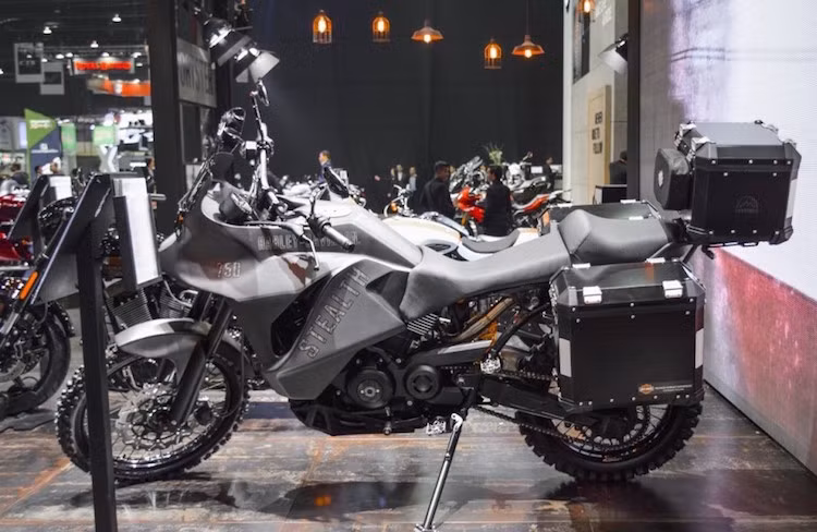Là một mẫu xe trưng bày tại triển lãm ôtô Bangkok 2016, chiếc Harley-Davidson Street 750 Stealth đã được tạo ra bởi Richy Wilson - Chủ của showroom Richo Harley-Davidson tại Chiềng Mai, Thái Lan.