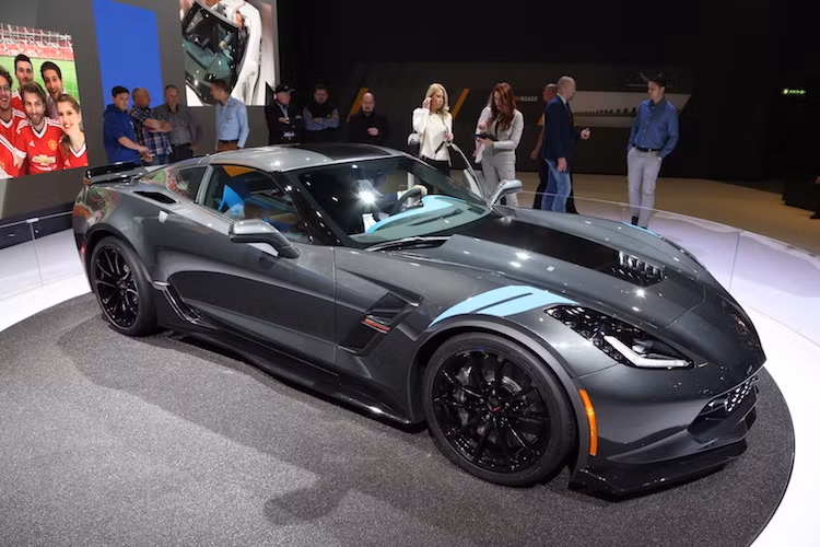 Với gói tùy chọn Z07, Corvette Grand Sport mới có khả năng hoàn thành một vòng đường thử Milford của GM nhanh hơn tới 1 giây so với chiếc Corvette ZR1 đời trước, dù yếu hơn tới 180 mã lực.