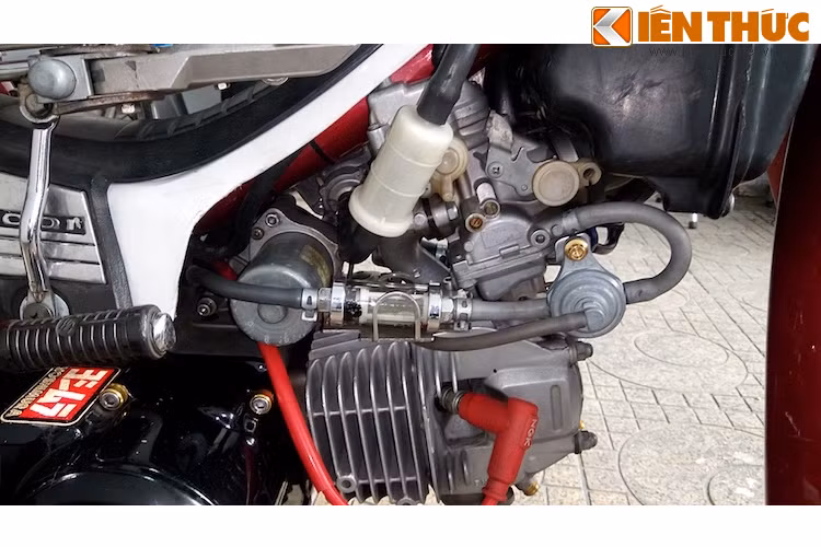 Để có thể nâng dung tích lên, "full bộ" đầu lòng của Future 125 đã được sử dụng.
