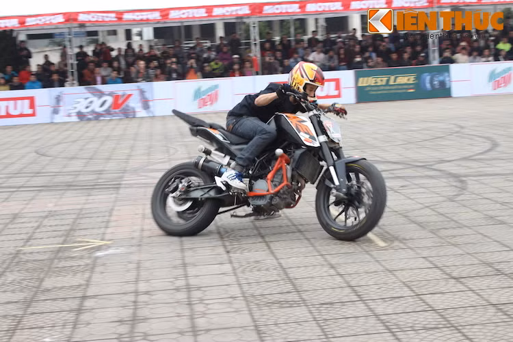 Tại vòng chung kết của cuộc thi biểu diễn môtô Motul Stunt Fest 2016, đã có tổng cộng 10 thí sinh đã được tuyển chọn từ các vòng đấu loại ở Hà Nội và TP.HCM.