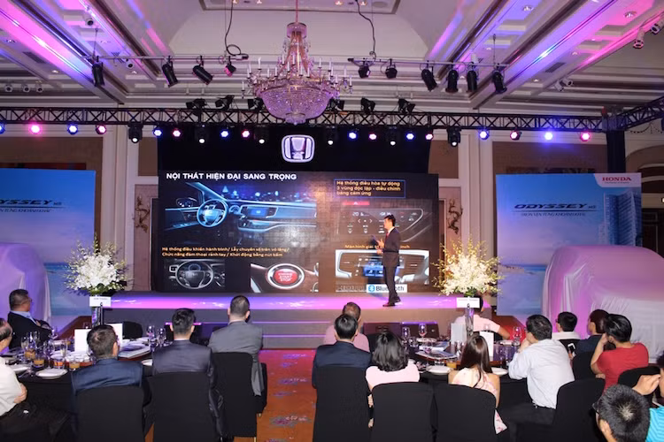 Giống như các mẫu xe khác, Honda Odyssey sẽ được áp dụng chế độ bảo hành 3 năm hoặc 100.000 km tùy theo điều kiện nào đến trước. Bên cạnh đó, Honda Việt Nam cũng cung cấp gói gia hạn bảo hành tùy chọn.