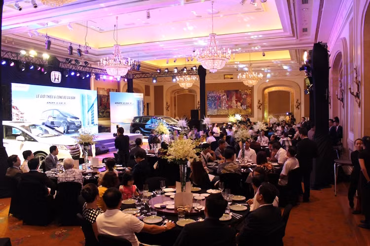 Tại Việt Nam, Honda Odyssey kể từ khi lần đầu tiên được giới thiệu tại Triển lãm Ô tô Việt Nam 2015 đã gây ấn tượng mạnh và được khách hàng đón nhận nồng nhiệt. Hiện đang ở thế hệ thứ 5, Odyssey là một mẫu MPV cân bằng giữa sự tiện dụng và sang trọng và đã giành được nhiều giải thưởng tại hơn 20 quốc gia..